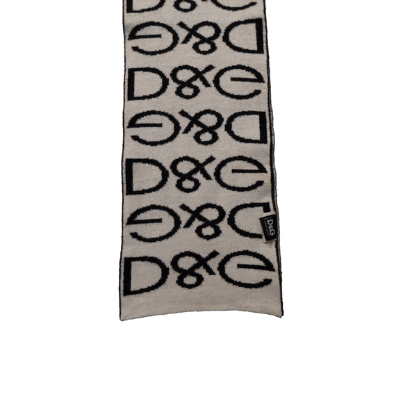 Dolce & Gabbana D&G Black & Off White Reversible Heavy Wool Scarf Pre-owned - Picture 11 of 16